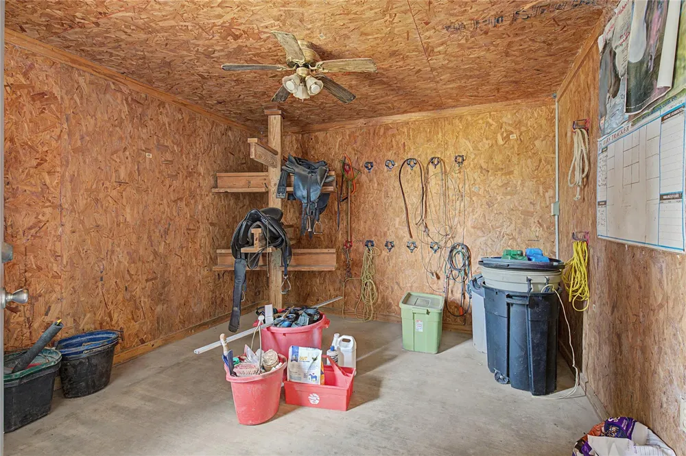 8988 County Line Road Willis, TX 77378
