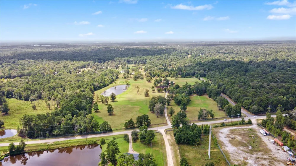8988 County Line Road Willis, TX 77378