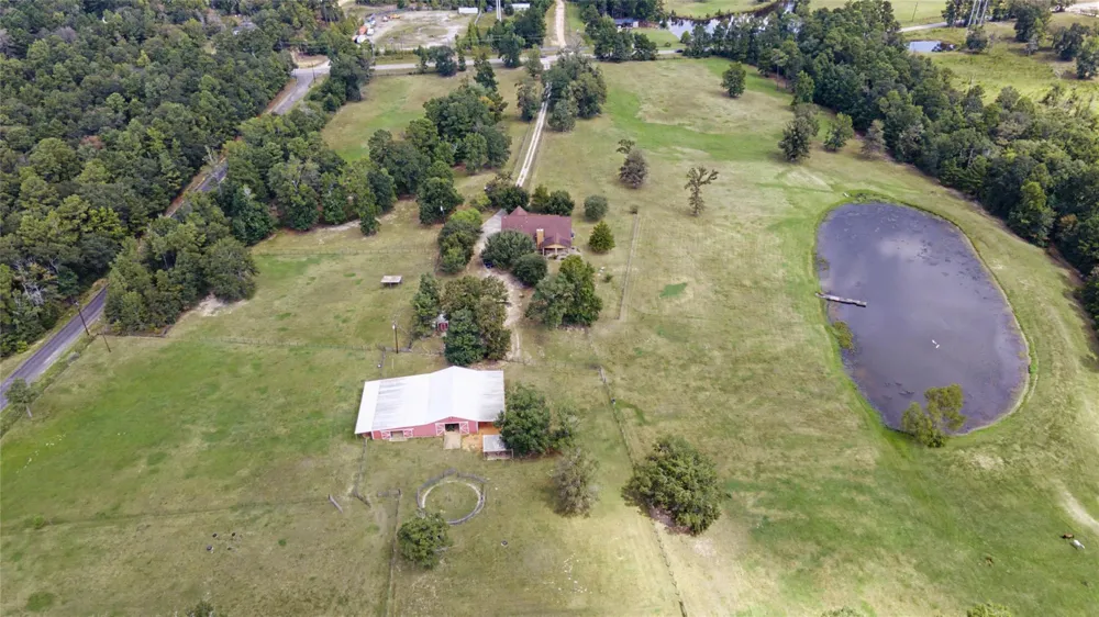 8988 County Line Road Willis, TX 77378
