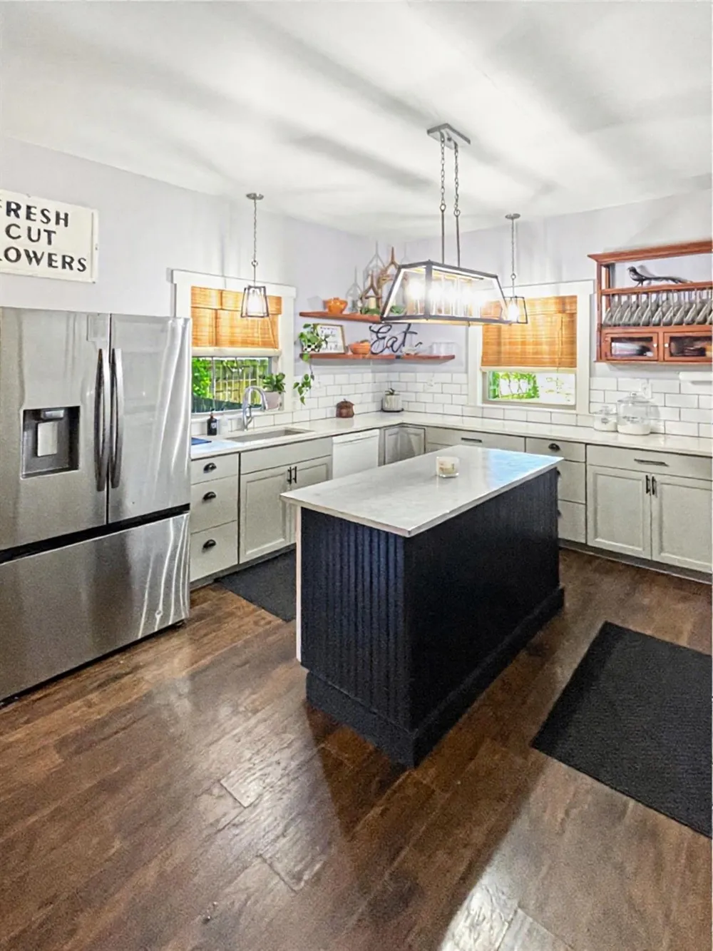 106 W Bobkat Moulton, TX 77975