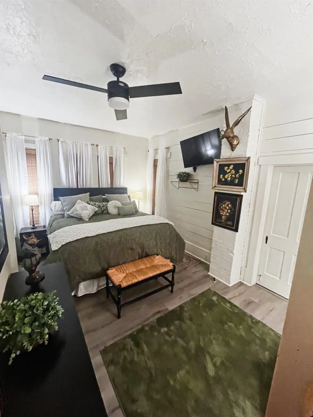 106 W Bobkat Moulton, TX 77975