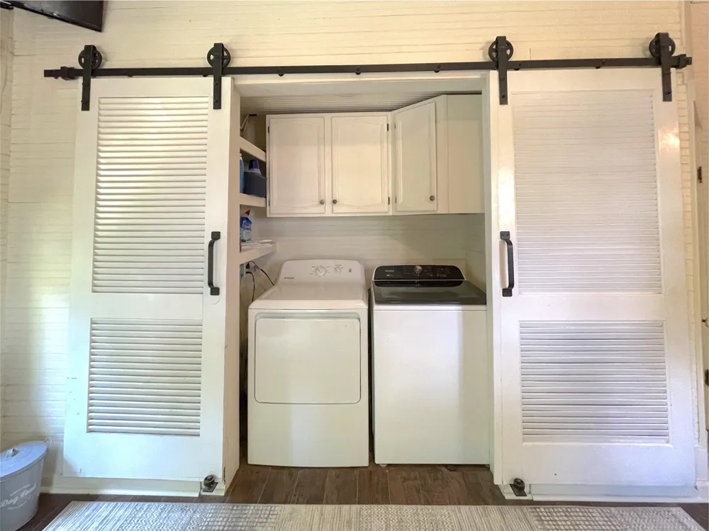 106 W Bobkat Moulton, TX 77975