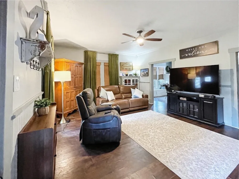 106 W Bobkat Moulton, TX 77975