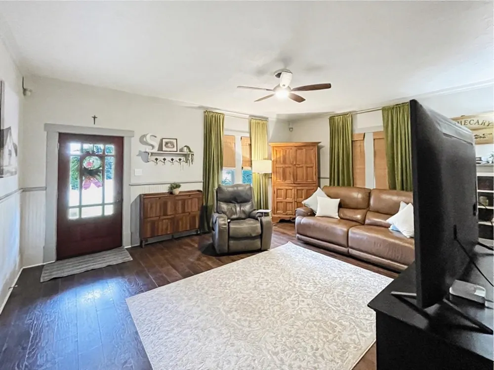 106 W Bobkat Moulton, TX 77975