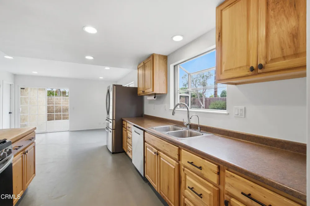 6453 Tanager Street Ventura, CA 93003