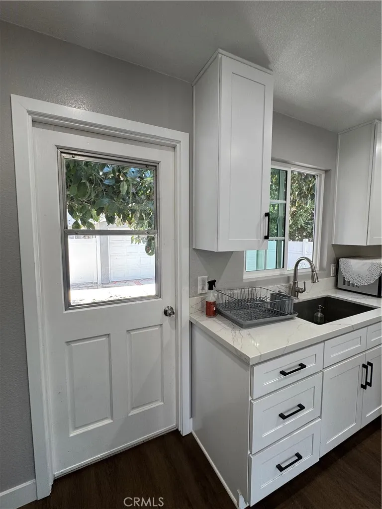325 Pasadena Tustin, CA 92780