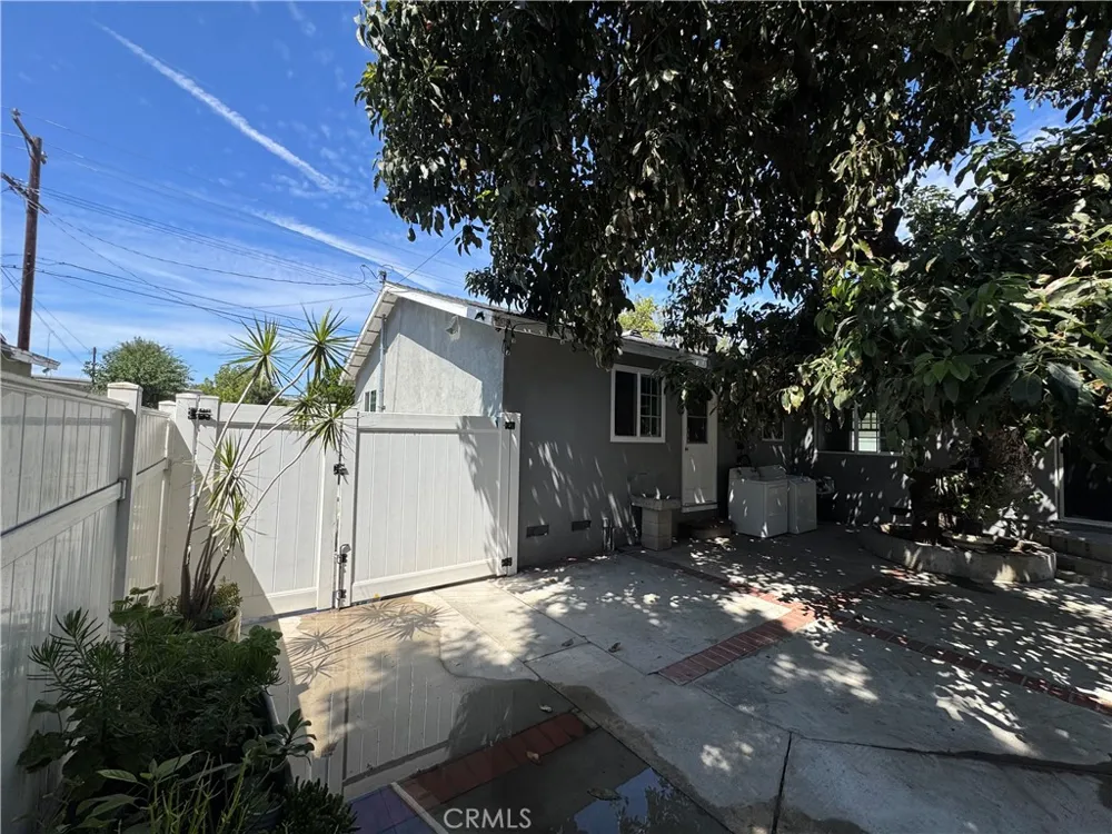 325 Pasadena Tustin, CA 92780