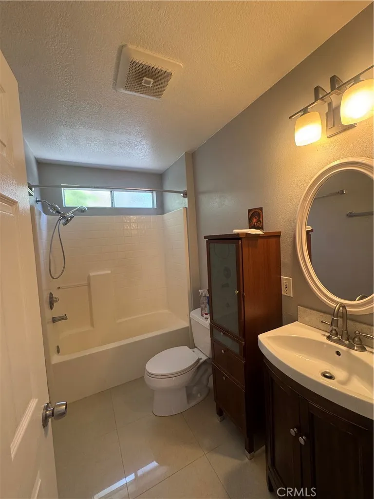 325 Pasadena Tustin, CA 92780