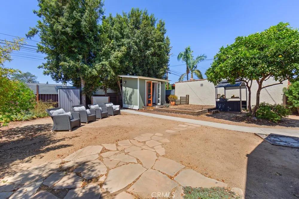 3717 Falcon Avenue Long Beach, CA 90807