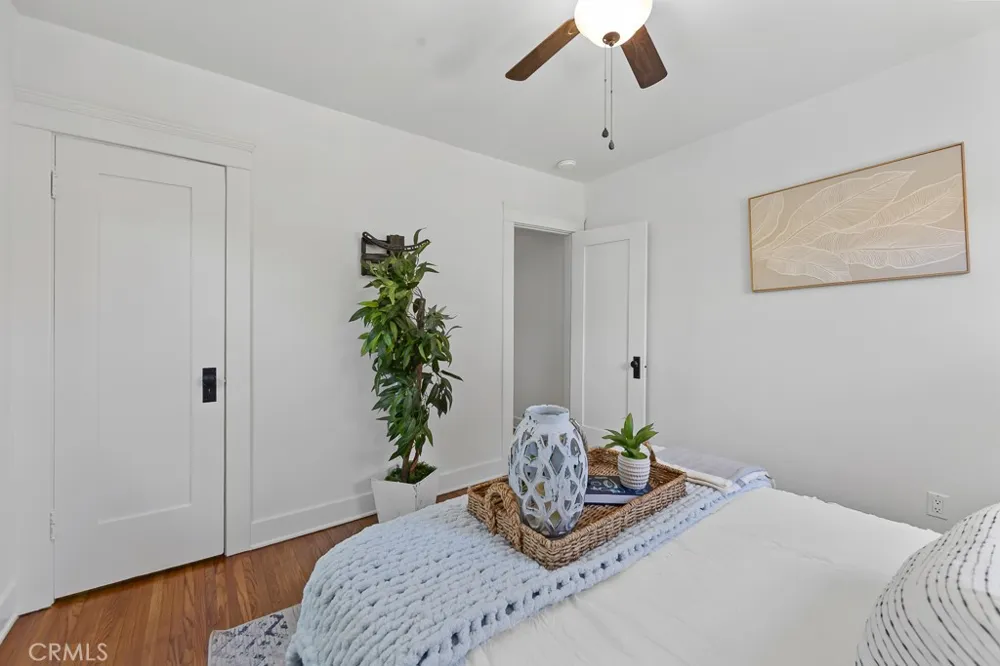 3717 Falcon Avenue Long Beach, CA 90807