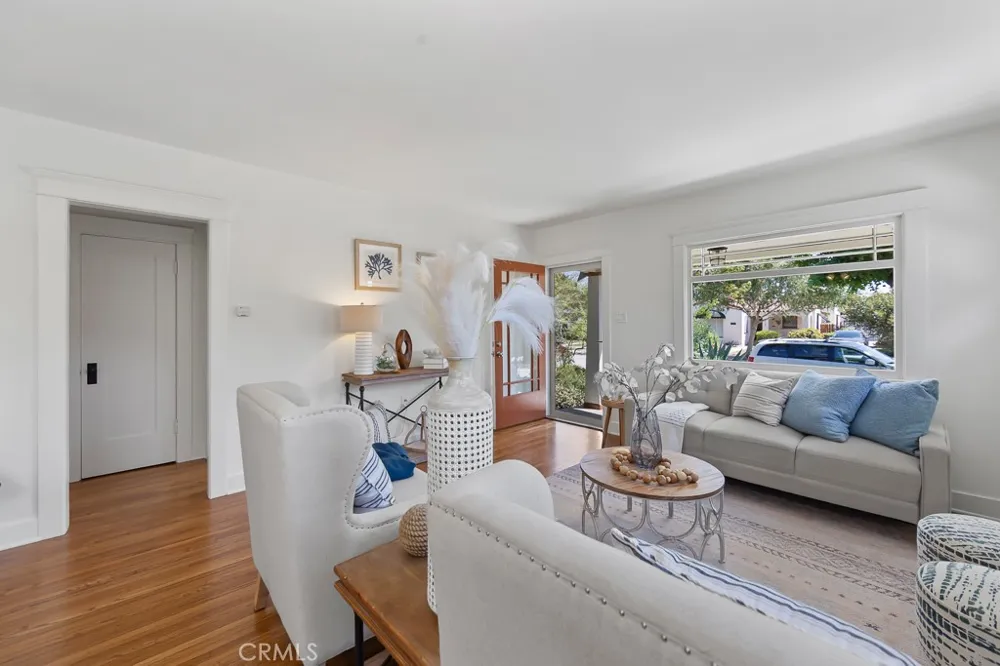 3717 Falcon Avenue Long Beach, CA 90807