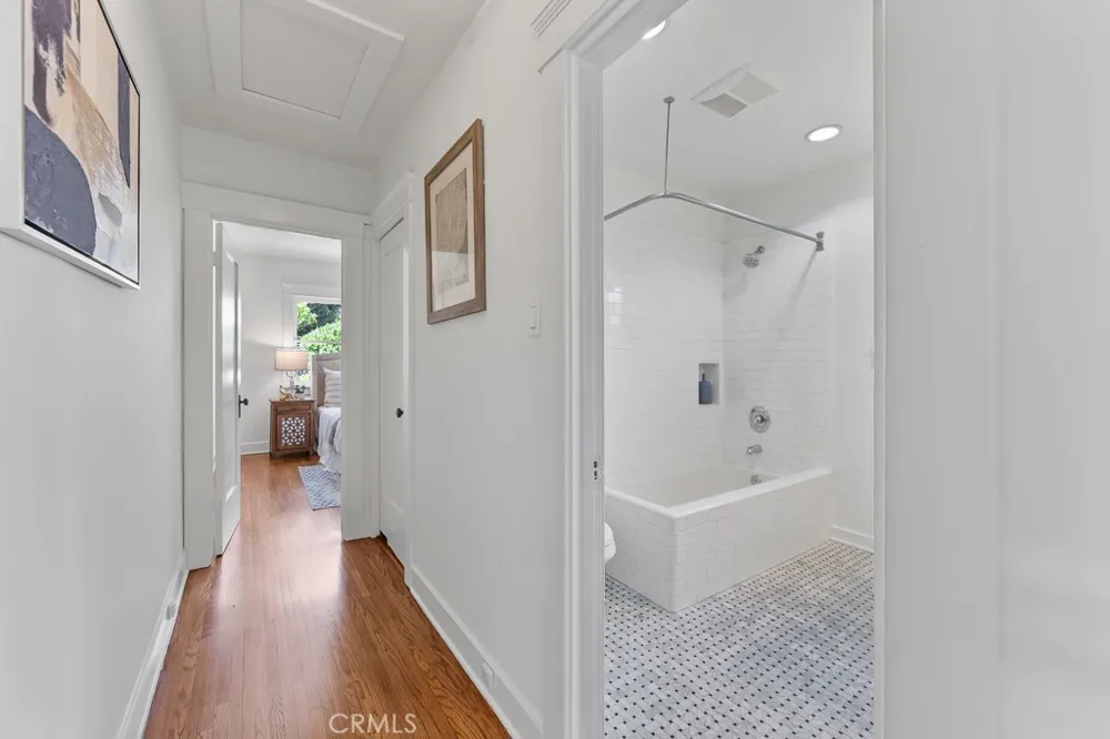 3717 Falcon Avenue Long Beach, CA 90807