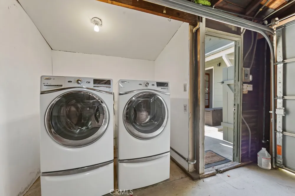 3717 Falcon Avenue Long Beach, CA 90807