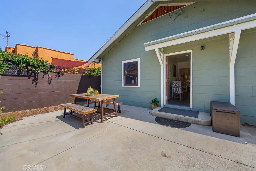 3717 Falcon Avenue Long Beach, CA 90807