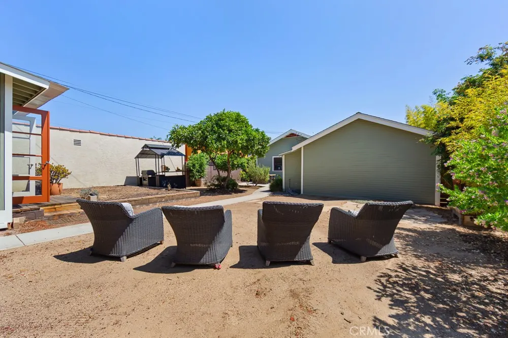 3717 Falcon Avenue Long Beach, CA 90807