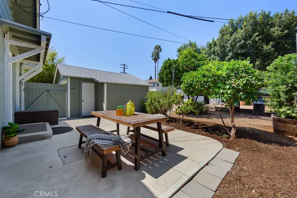 3717 Falcon Avenue Long Beach, CA 90807