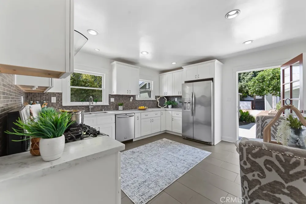 3717 Falcon Avenue Long Beach, CA 90807
