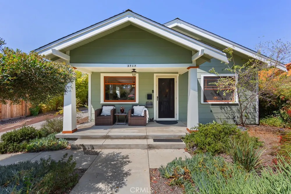 3717 Falcon Avenue Long Beach, CA 90807