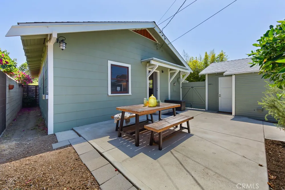 3717 Falcon Avenue Long Beach, CA 90807