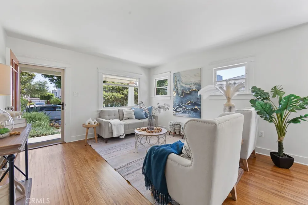 3717 Falcon Avenue Long Beach, CA 90807