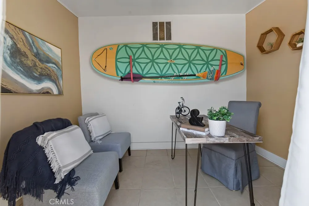 3717 Falcon Avenue Long Beach, CA 90807