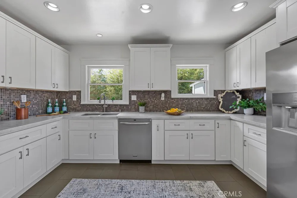 3717 Falcon Avenue Long Beach, CA 90807