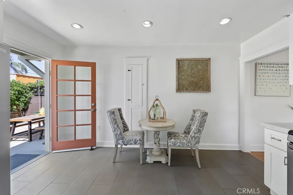 3717 Falcon Avenue Long Beach, CA 90807