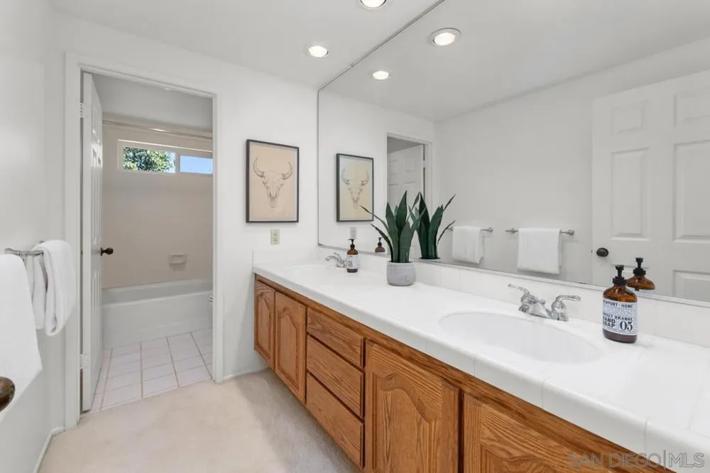 12642 Rue Sienne Nord San Diego, CA 92131