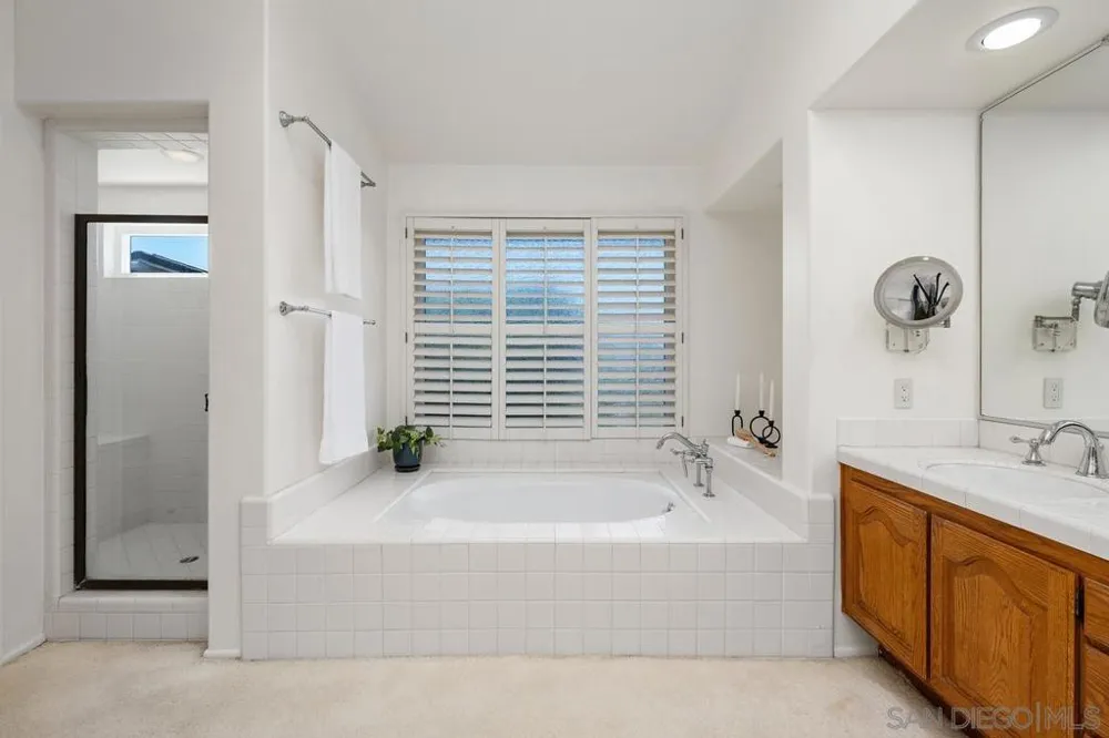 12642 Rue Sienne Nord San Diego, CA 92131