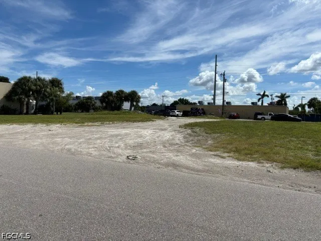 SE 15th Place Cape Coral, FL 33990