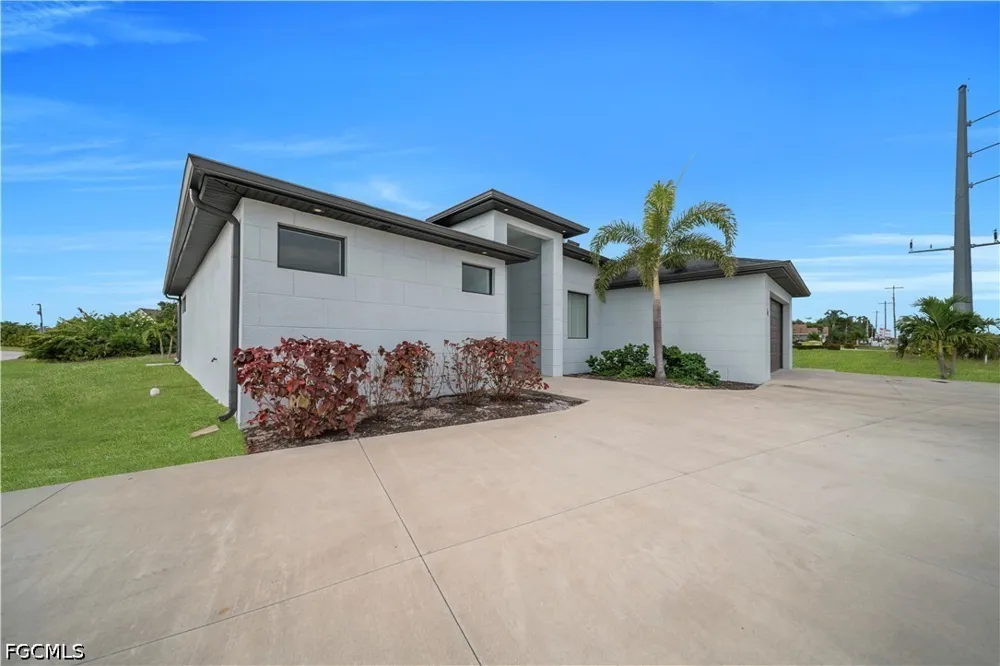 Chiquita Boulevard S Cape Coral, FL 33991
