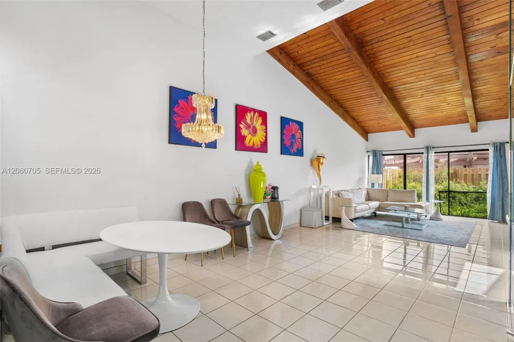 2679 S Parkview Dr Hallandale Beach, FL 33009
