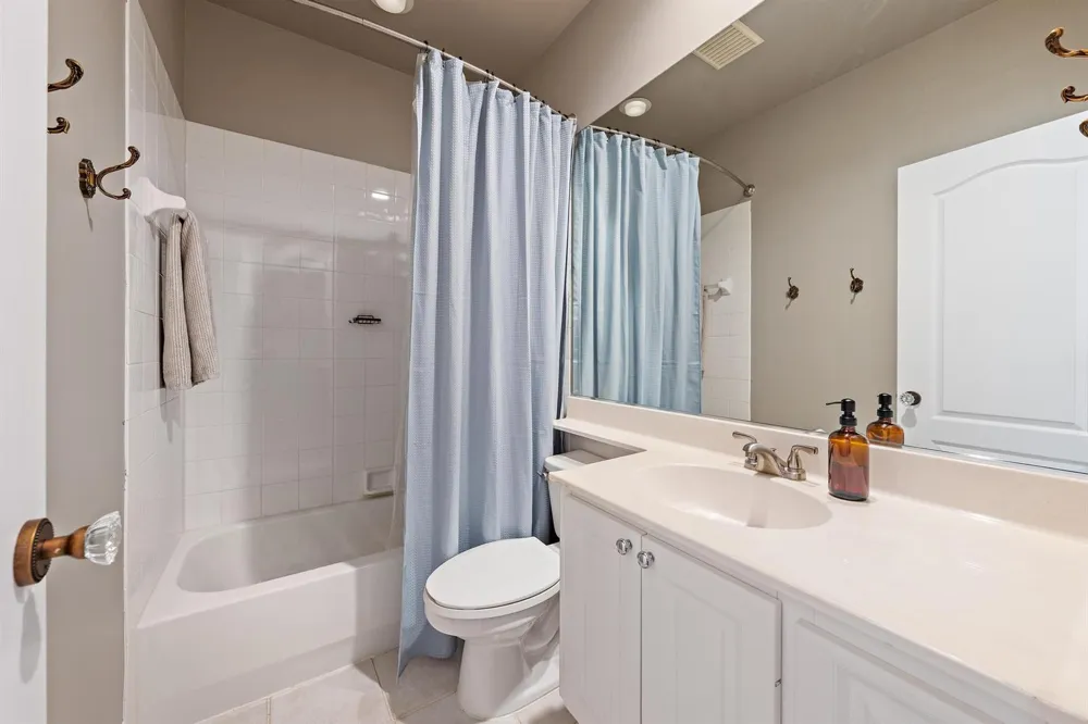 68 Live Oak Circle Tequesta, FL 33469