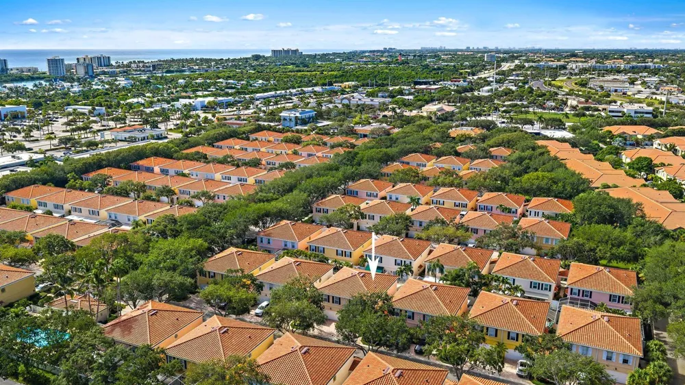 68 Live Oak Circle Tequesta, FL 33469