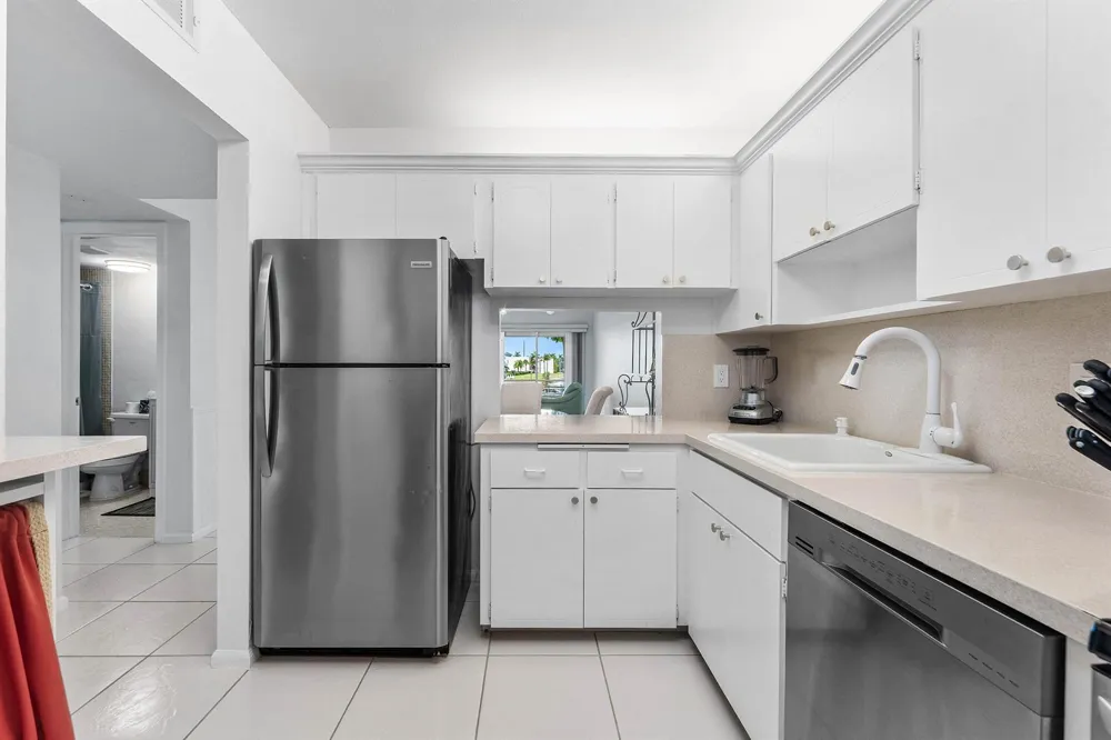 29 Yacht Club Drive #304 North Palm Beach, FL 33408