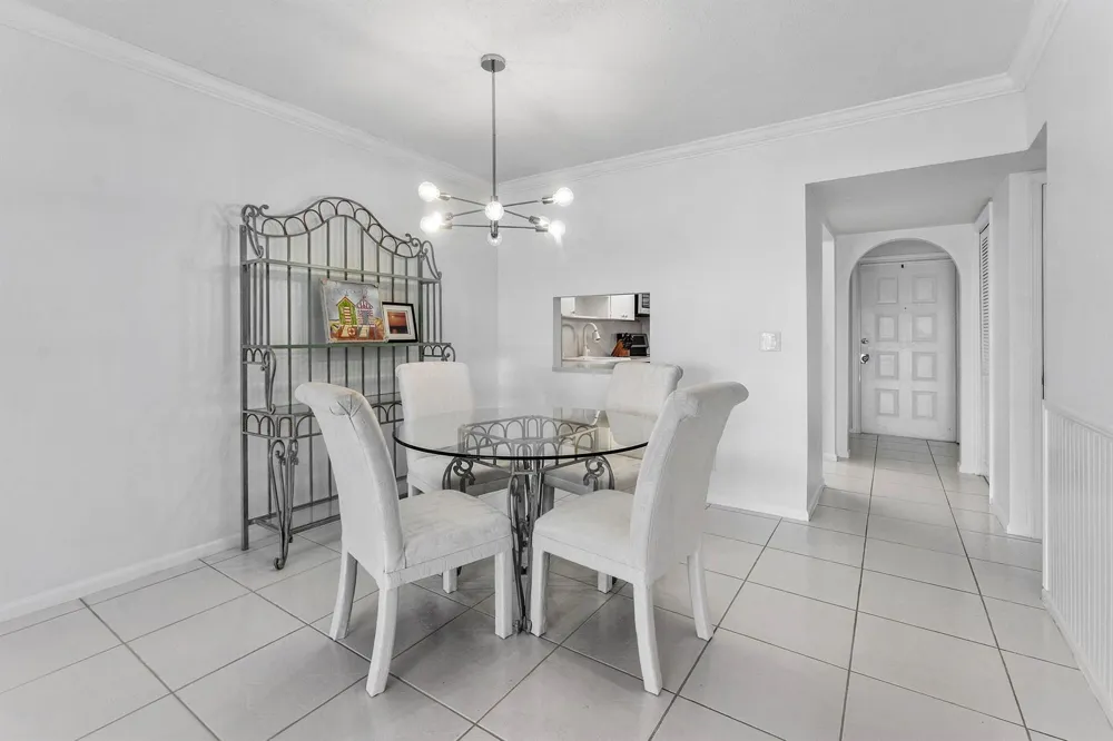 29 Yacht Club Drive #304 North Palm Beach, FL 33408