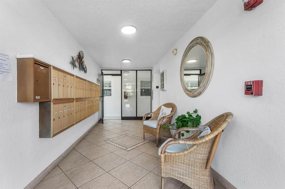 29 Yacht Club Drive #304 North Palm Beach, FL 33408
