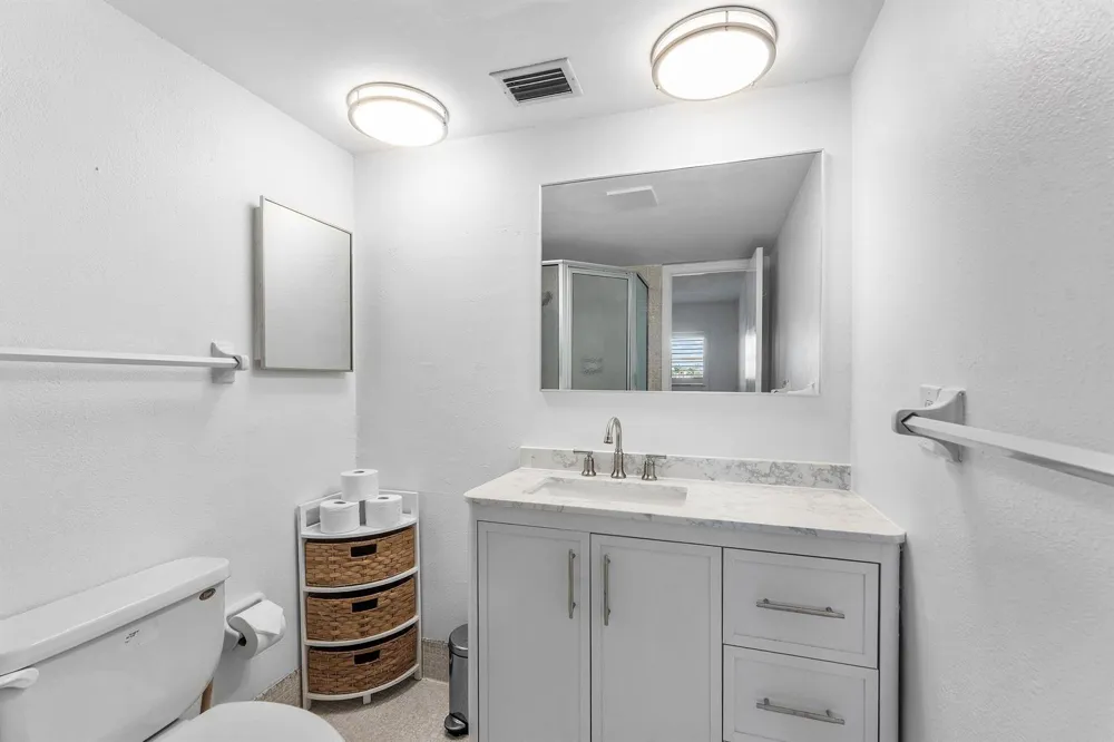 29 Yacht Club Drive #304 North Palm Beach, FL 33408