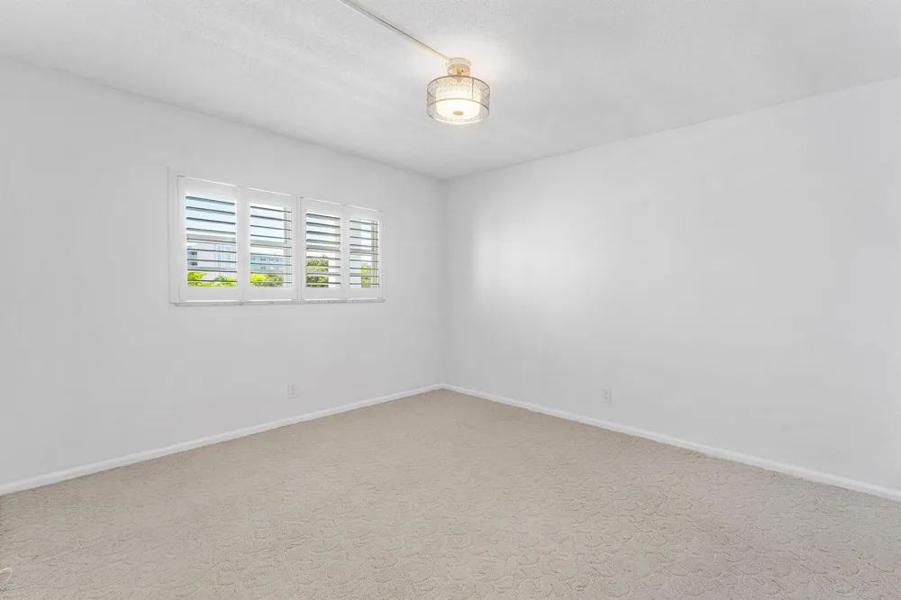 29 Yacht Club Drive #304 North Palm Beach, FL 33408