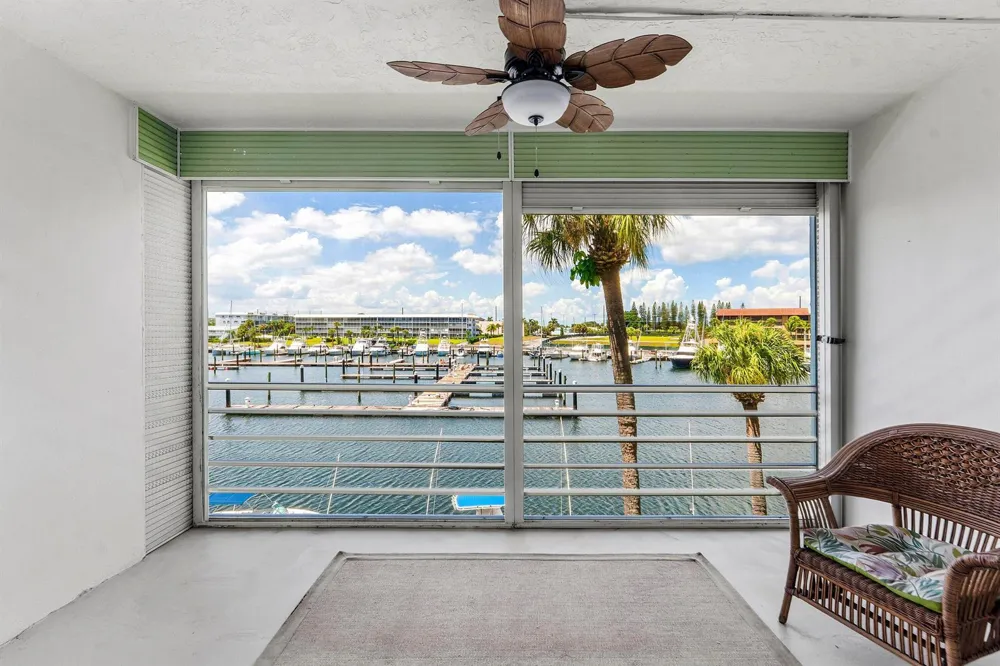 29 Yacht Club Drive #304 North Palm Beach, FL 33408