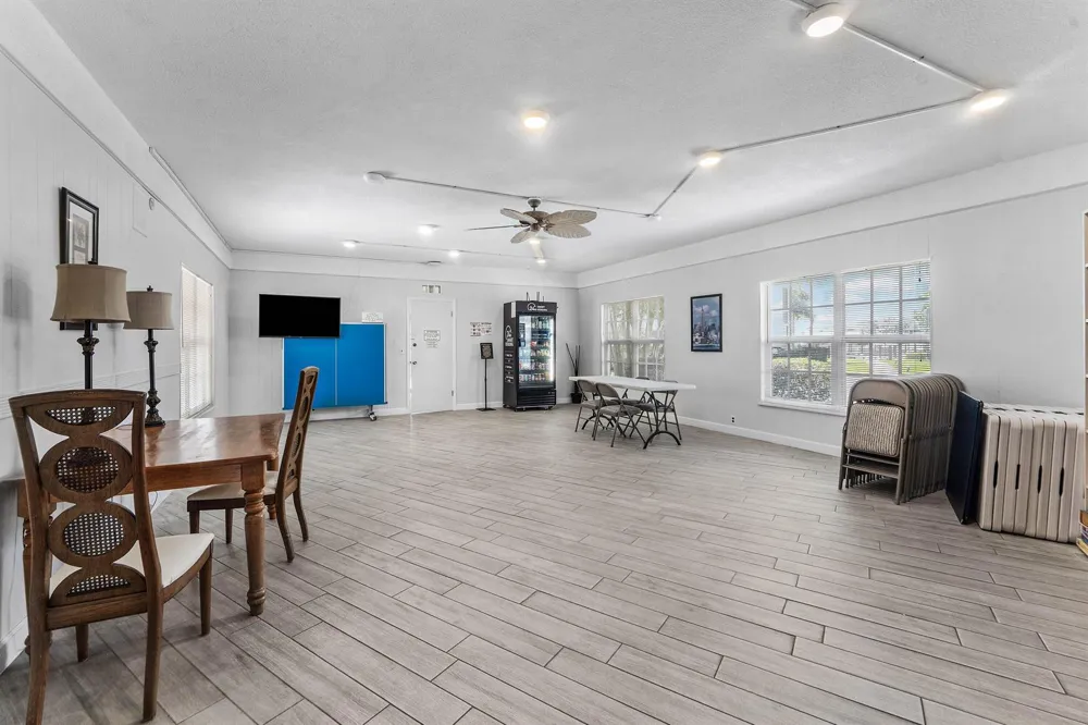 29 Yacht Club Drive #304 North Palm Beach, FL 33408