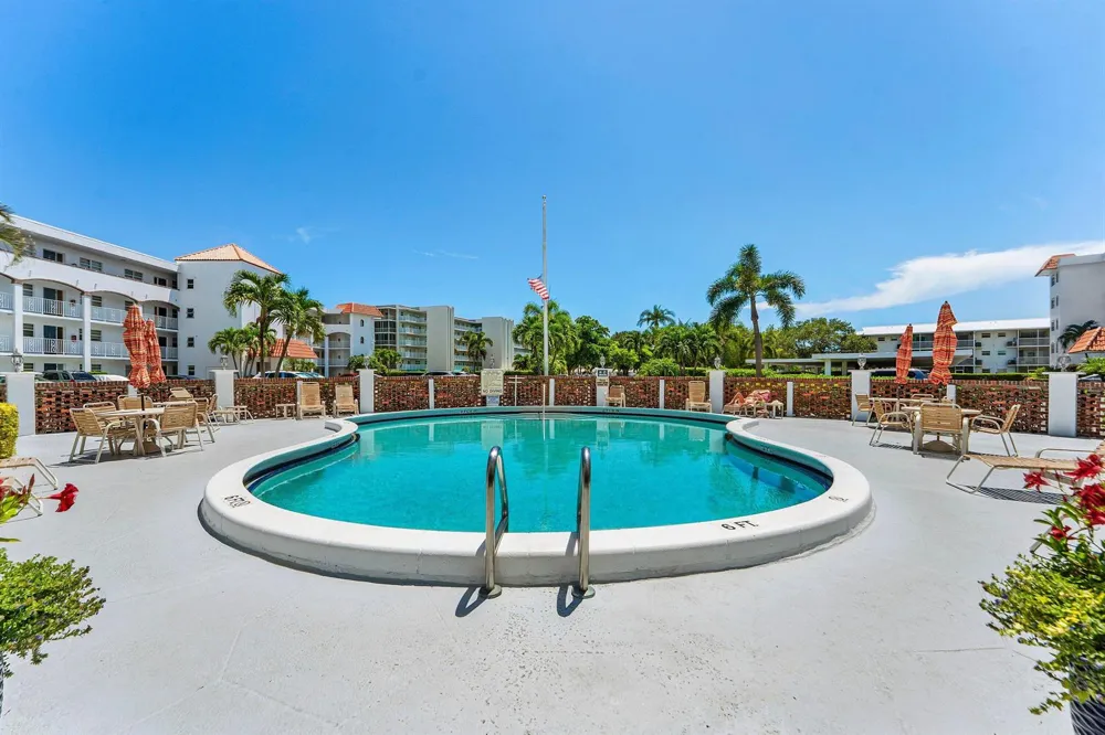 29 Yacht Club Drive #304 North Palm Beach, FL 33408