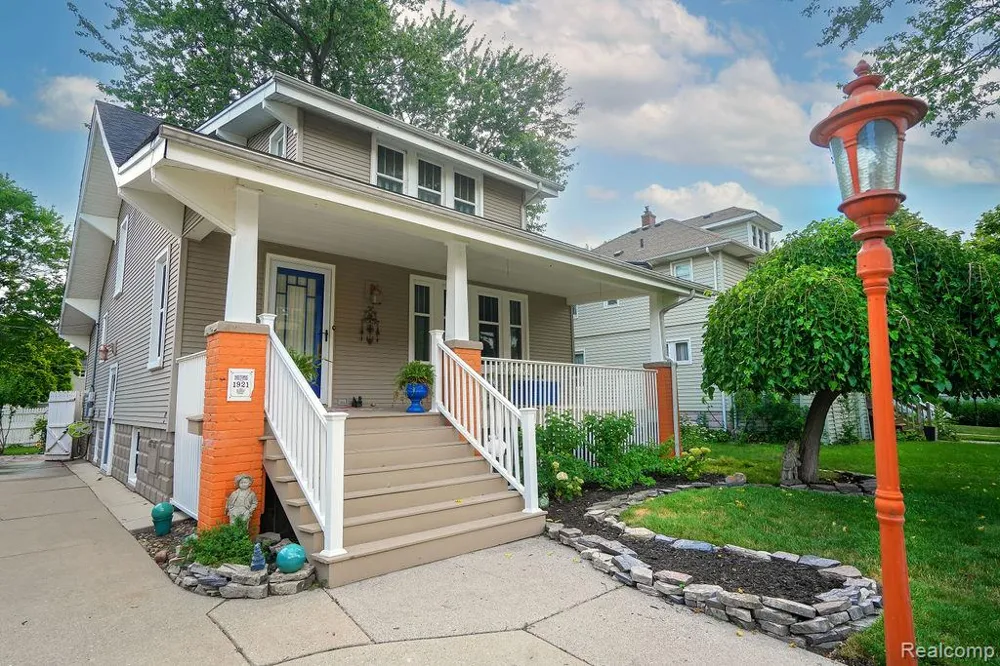 545 Eureka Road Wyandotte City, MI 48192