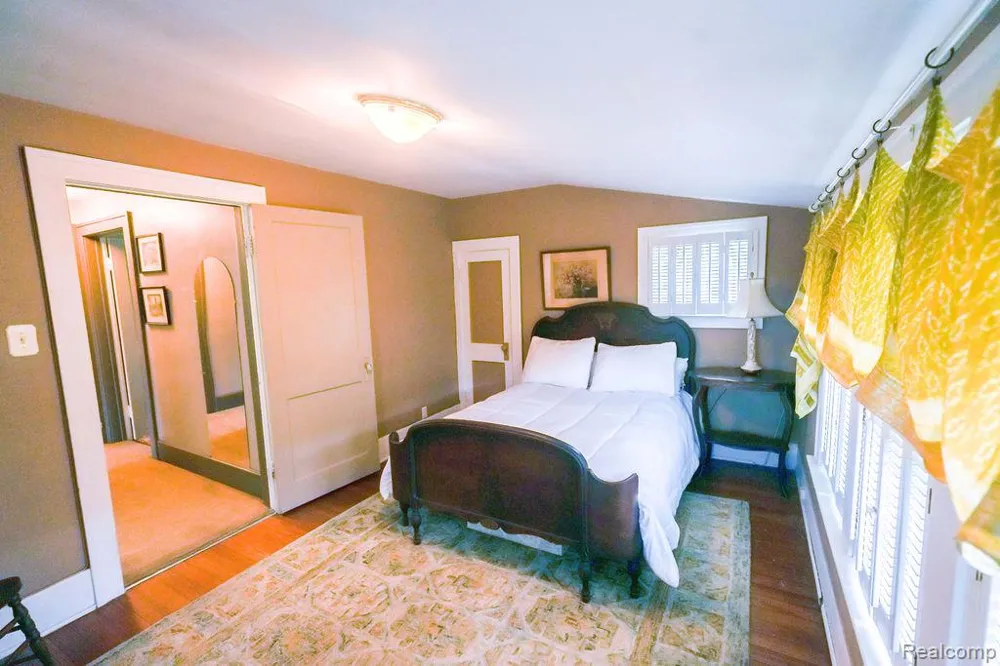 545 Eureka Road Wyandotte City, MI 48192