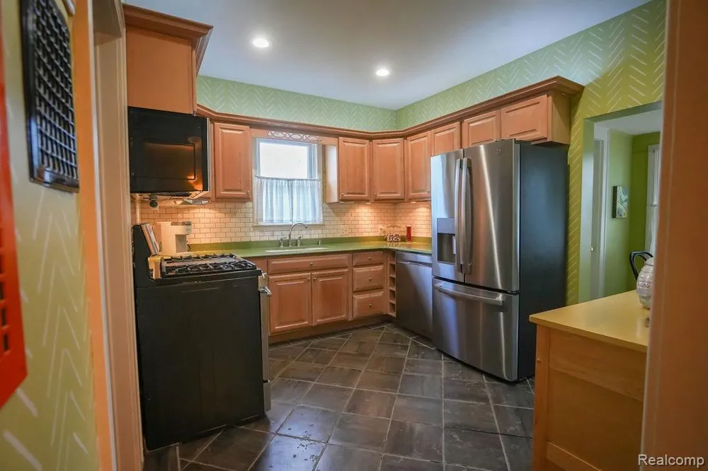 545 Eureka Road Wyandotte City, MI 48192