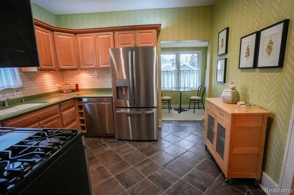 545 Eureka Road Wyandotte City, MI 48192