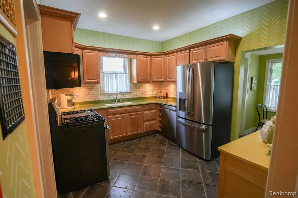 545 Eureka Road Wyandotte City, MI 48192