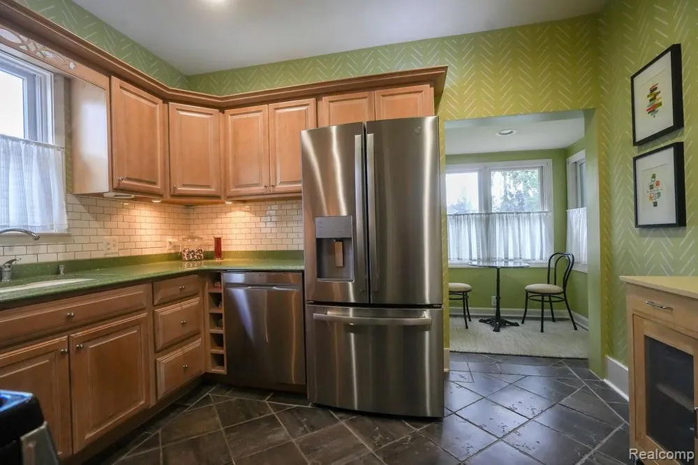 545 Eureka Road Wyandotte City, MI 48192
