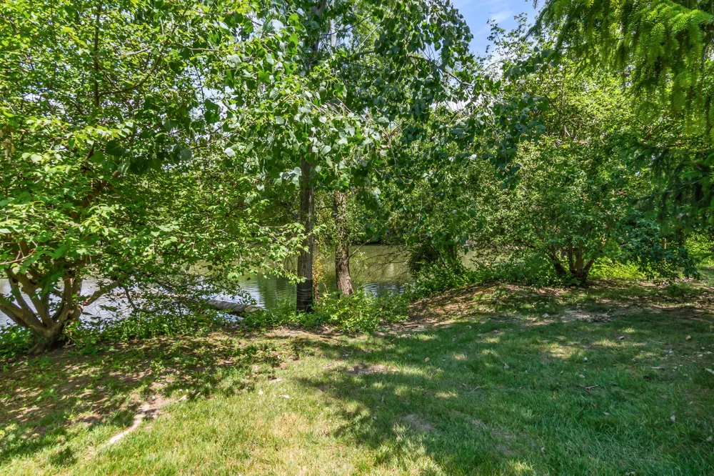 690 Peninsula Court Ann Arbor City, MI 48105