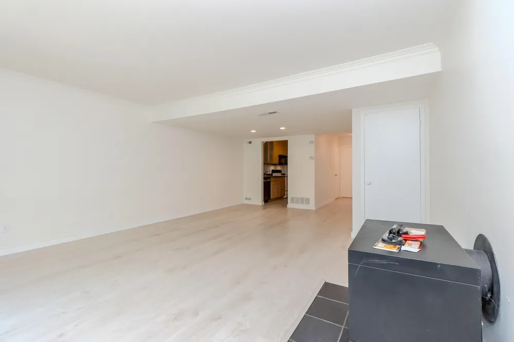 690 Peninsula Court Ann Arbor City, MI 48105